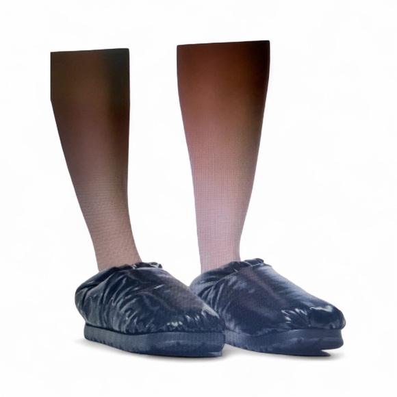 UGG SLIPPERS, Spacesliders, size 8 women - Picture 2 of 8